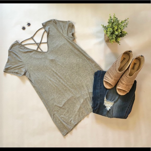 active pro Tops - ‼️JUST IN‼️ the perfect gray criss cross tee